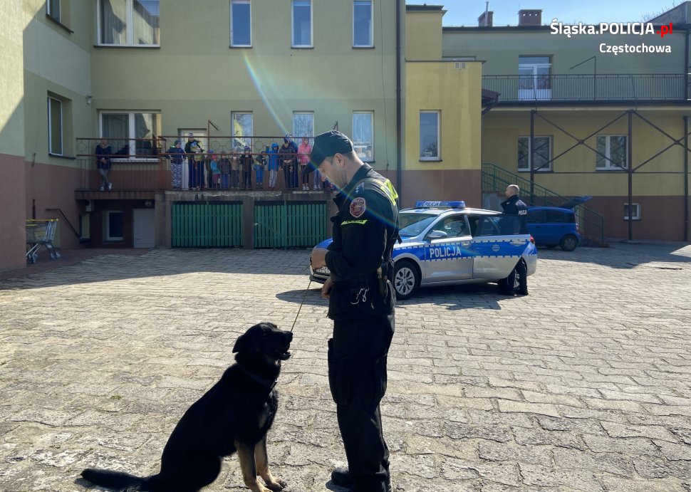 Policjanci umilili czas kwarantanny podopiecznym Domu Małego Dziecka w Częstochowie 5