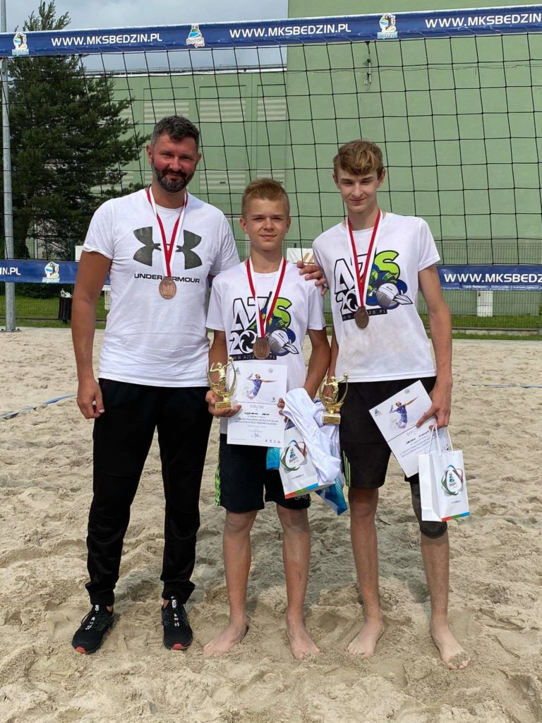 Młodzicy AZS 2020 Częstochowa z brązowym medalem w siatkówce plażowej 2