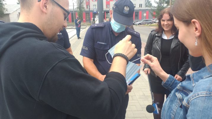 Częstochowskie MPK razem z policją przypomina o obowiązku noszenia maseczek w komunikacji miejskiej 1