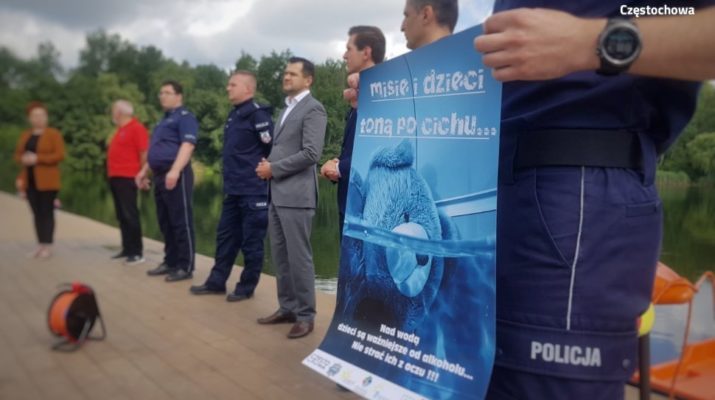 Policja apeluje o rozwagę nad wodą i nagłaśnia kampanię „MISIE I DZIECI TONĄ PO CICHU” 7
