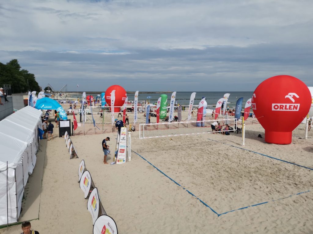 Jakub Kantorowicz i Marcel Pośpiech walczyli w międzynarodowym turnieju siatkówki plażowej o „Puchar Bałtyku”. Grało ponad 260 par 3