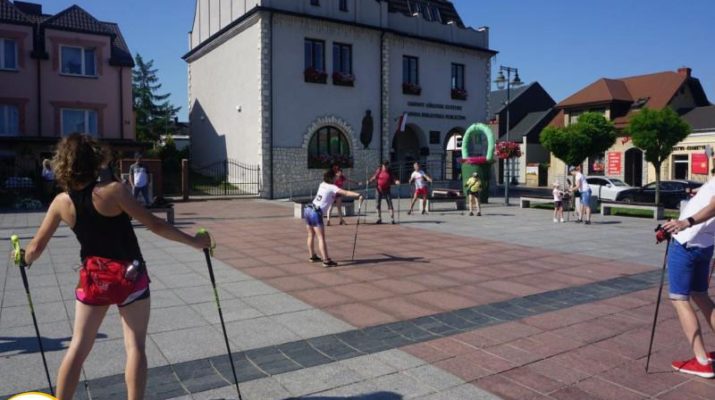 Pierwszy wakacyjny „Rodzinny spacer Nordic Walking” w Olsztynie. 1