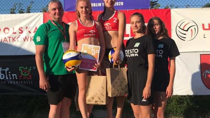 Zawodniczki AZS Częstochowa i Corony Rudniki walczyły w turnieju finałowym Mistrzostw Polski juniorek w siatkówce plażowej 1