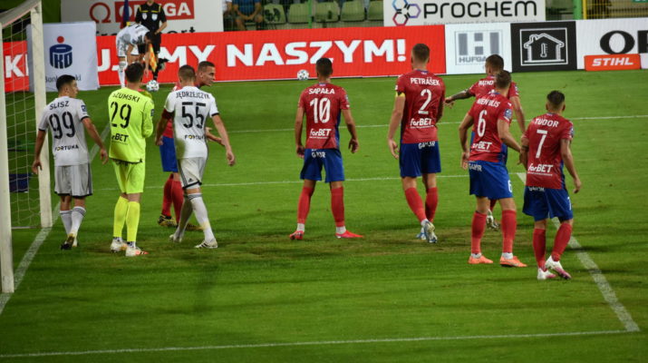 Raków Częstochowa jedzie do Nowego Sącza na zaległy mecz 1/32 Pucharu Polski z Sandecją 1