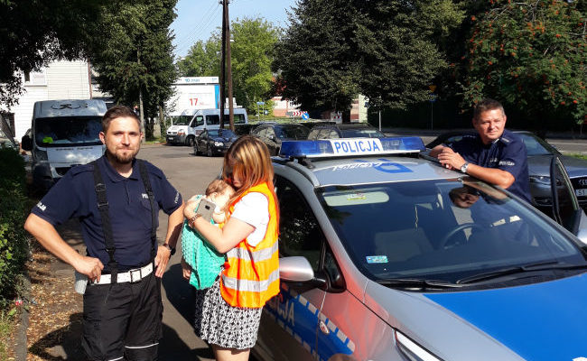 Lublinieccy policjanci pomogli małżeństwu na A1 1
