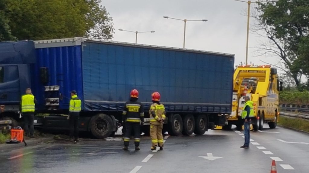 Wypadek na DK-1, nitka w kierunku Warszawy zablokowana 2