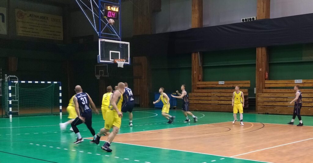 Zacięty mecz koszykarzy AZS Politechniki w 2 lidze, ale punkty odjechały do Dąbrowy Górniczej 1