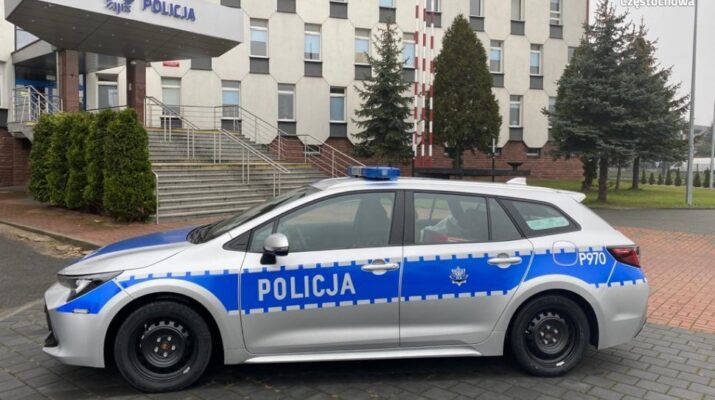 Policja z Kłomnic i z Blachowni otrzymała nowe radiowozy 6