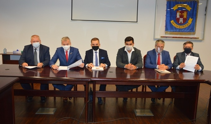 Umowa na przebudowę drogi powiatowej między Koziegłowami a Myszkowem 7