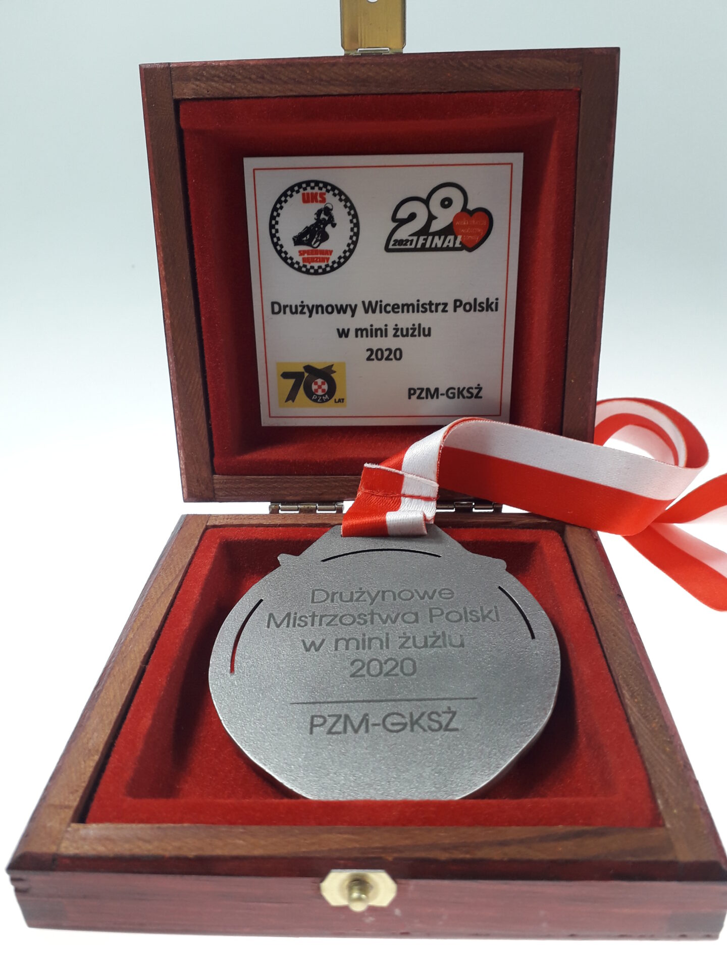 Srebrny medal żużlowców UKS Speedway Rędziny dla WOŚP 5