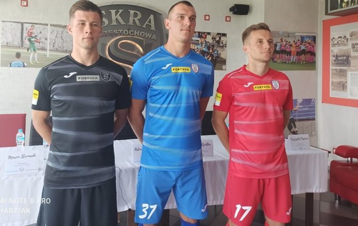 Piłkarze Skry w piątek zagrają w Niepołomicach z Puszczą 4