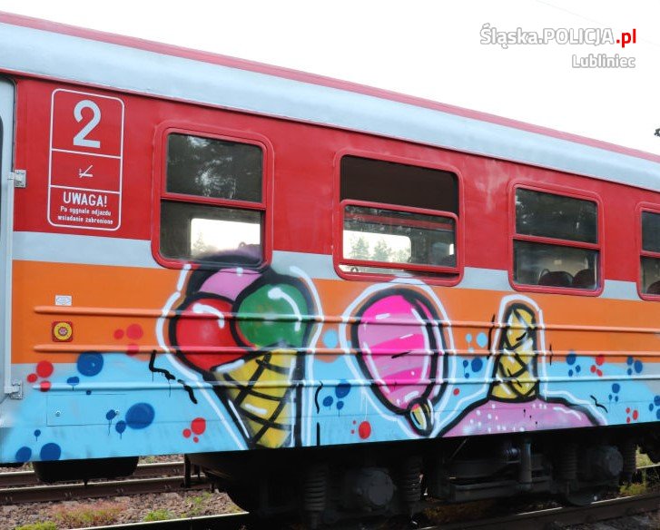 Graficiarze pomalowali wagon kolejowy. Zatrzymali ich lublinieccy policjanci 2