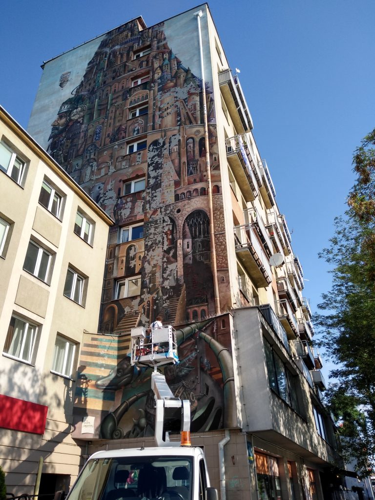 Mural "Wieża Babel" poddany renowacji 3