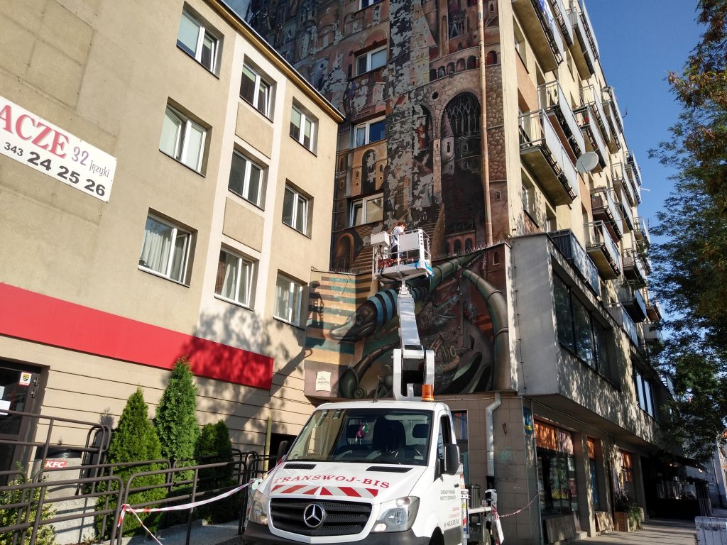 Mural "Wieża Babel" poddany renowacji 4