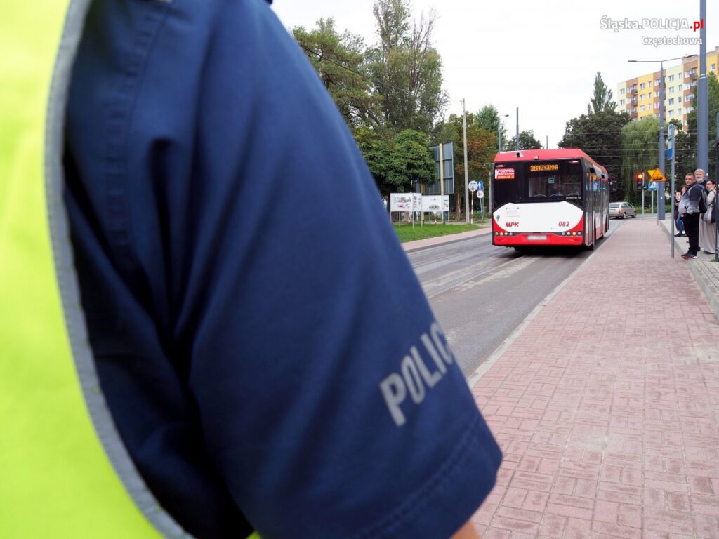 Częstochowska policja kontrolowała miejskie autobusy i tramwaje 6