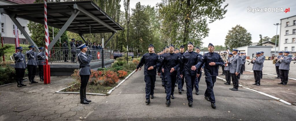 Uroczyste powołanie na stanowisko Komendanta Powiatowego Policji w Kłobucku oraz ślubowanie ponad stu policjantów 74
