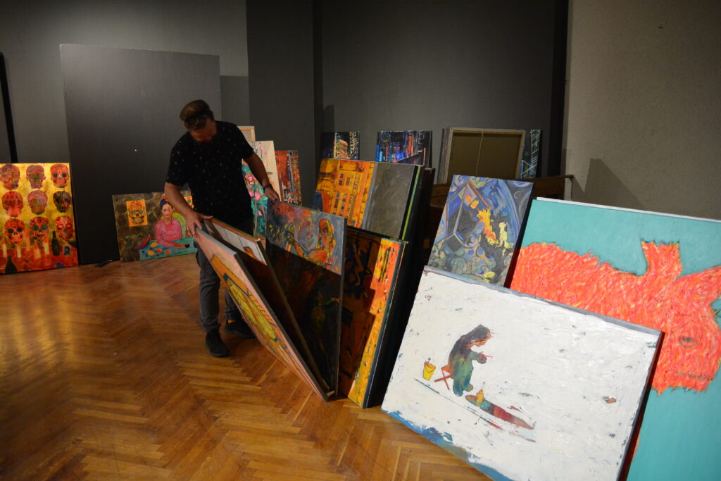 „25 lat malowania”, czyli jubileuszowa wystawa Bartosza Frączka w częstochowskiej Miejskiej Galerii Sztuki 1