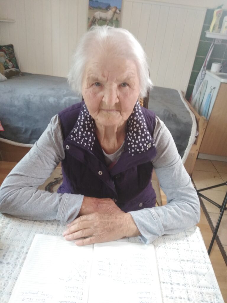 Ma 104 lata i ogląda wszystkie mecze polskich siatkarzy. Jak mówi, to właśnie siatkówka dodaje jej sił 1
