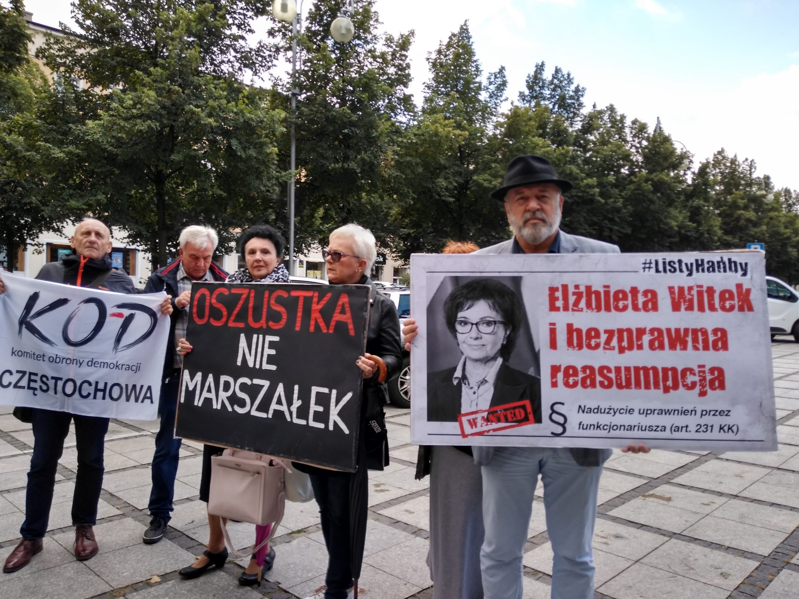 Marszałek Witek w Częstochowie. Protesty przed „Sienkiewiczem” 6