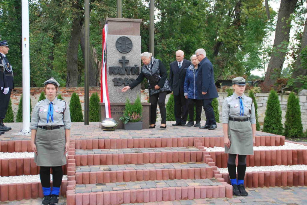 pomnik ofiar zbrodni Katyńskiej 5