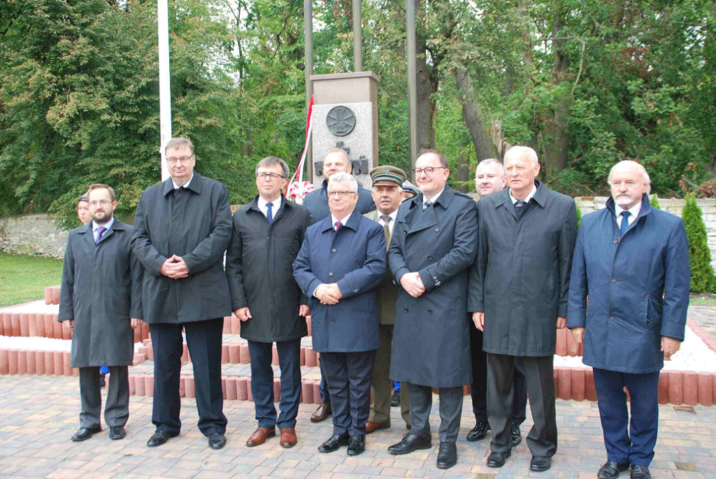pomnik ofiar zbrodni Katyńskiej 7