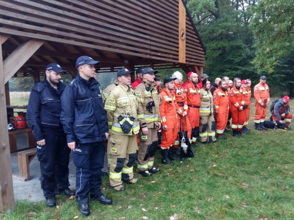 Lubliniecka policja i straż pożarna ćwiczyły, jak poszukiwać zaginionych 5