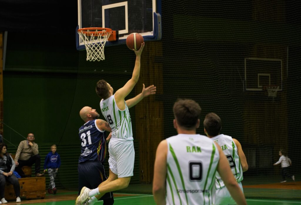 Nie tak miał wyglądać mecz koszykarzy AZS z rezerwami MKS-u Dąbrowa Górnicza 4