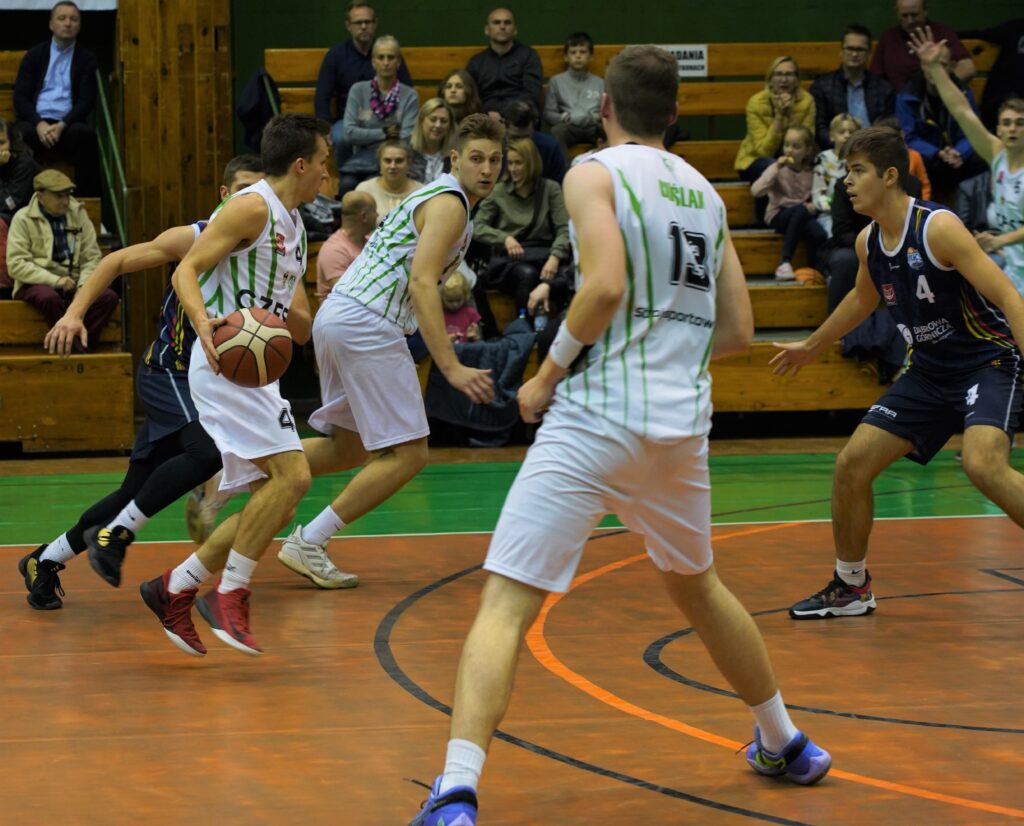 Nie tak miał wyglądać mecz koszykarzy AZS z rezerwami MKS-u Dąbrowa Górnicza 6