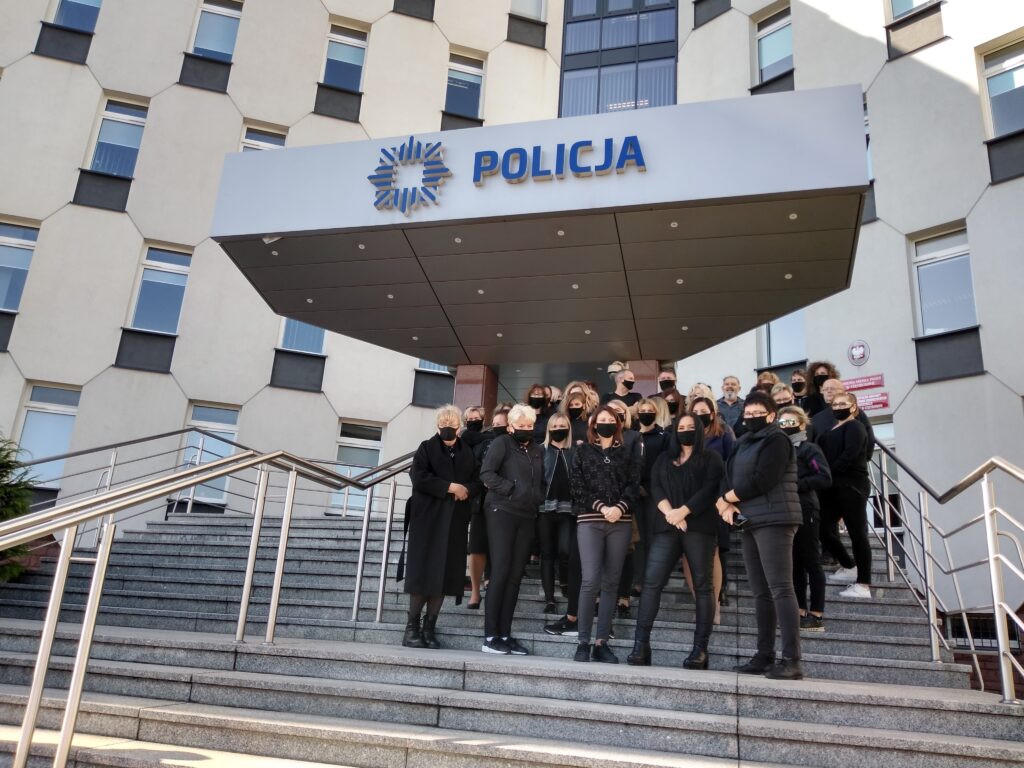 Czarny protest cywilnych pracowników policji także w Częstochowie 1