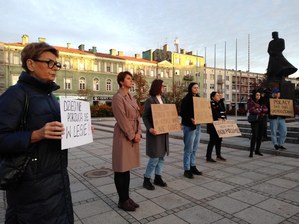 Nie bądźmy obojętni – apelowali uczestnicy manifestacji na Placu Biegańskiego 9