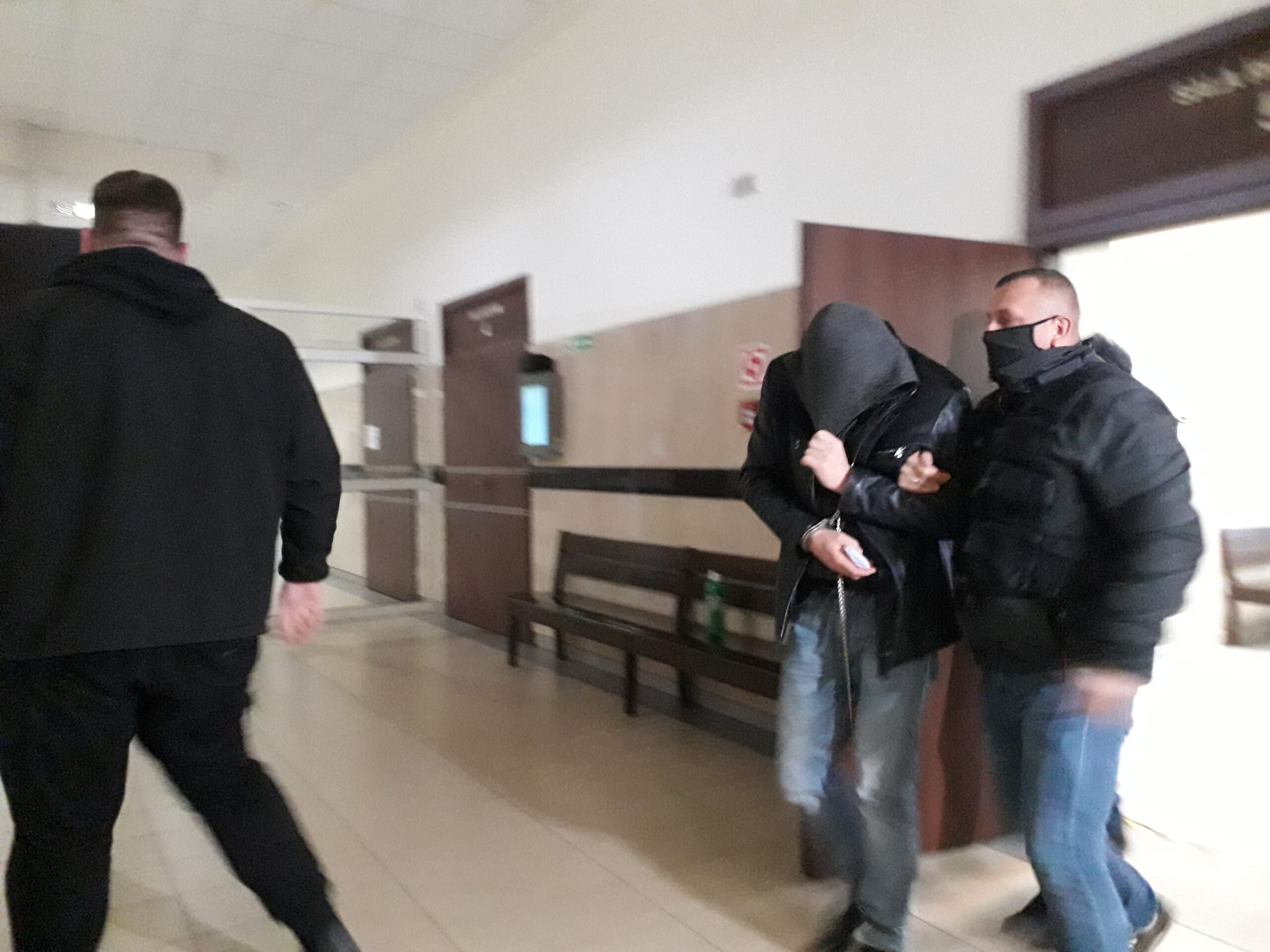 Podejrzany o zabicie Moniki W.S. z powiatu myszkowskiego trafił do aresztu. Na trzy miesiące sąd aresztował także mężczyznę, który pomagał mu w ukryciu zwłok 9