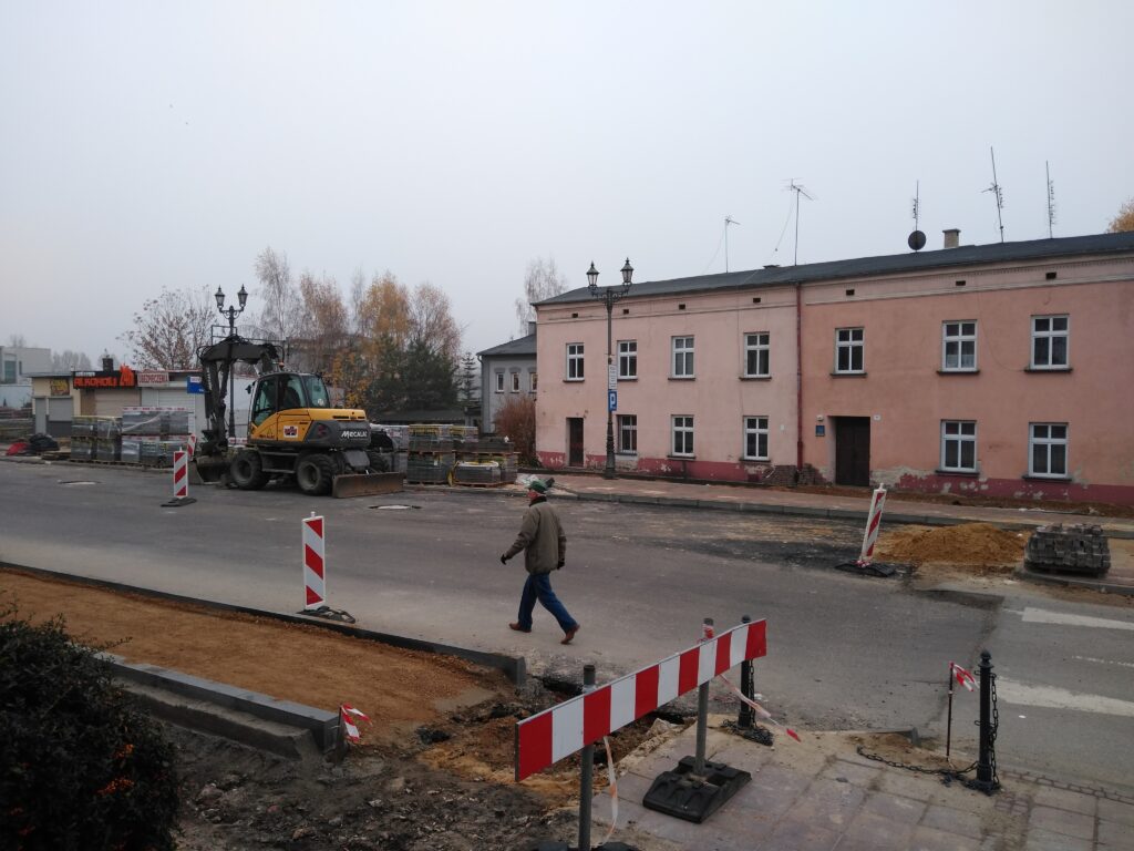 Trwa remont ulicy Mirowskiej. Do zrobienia sporo jeszcze zostało 17