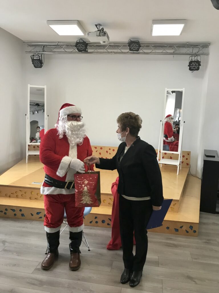 Mikołaj w Gminnym Ośrodku Kultury w Olsztynie 15