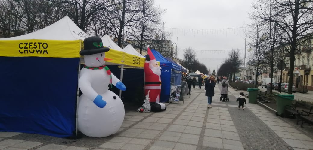 Do 22 grudnia można robić zakupy na jarmarku świątecznym w częstochowskich Alejach 1