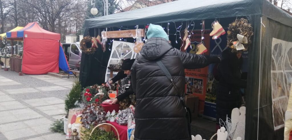 Do 22 grudnia można robić zakupy na jarmarku świątecznym w częstochowskich Alejach 11