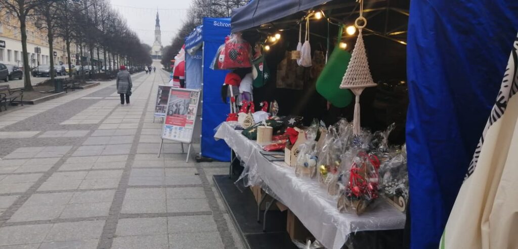 Do 22 grudnia można robić zakupy na jarmarku świątecznym w częstochowskich Alejach 9