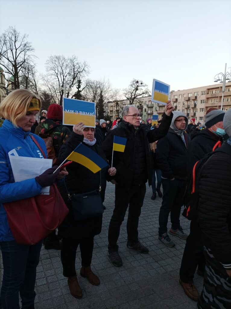 Częstochowski manifest solidarności z Ukrainą. "Precz z Putinem!" - wołano tłumnie na pl. Biegańskiego 23