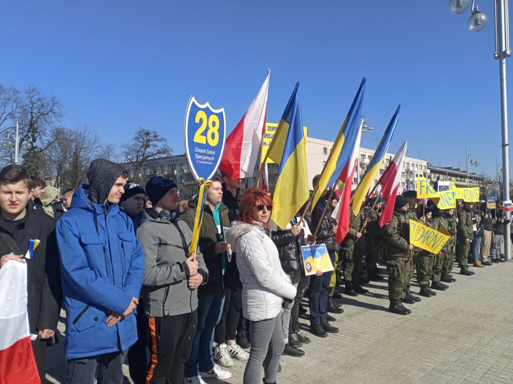 Częstochowska szkolna manifestacja solidarności z Ukrainą 4