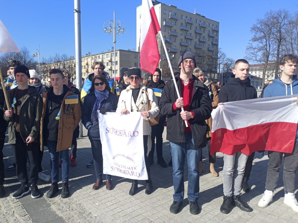 Częstochowska szkolna manifestacja solidarności z Ukrainą 6