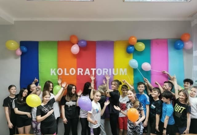 Szkoła z Blachowni dotarła do finału ogólnopolskiego konkursu „Koloratorium”. Do wygrania wyposażenie laboratorium biologiczno-chemicznego. 2