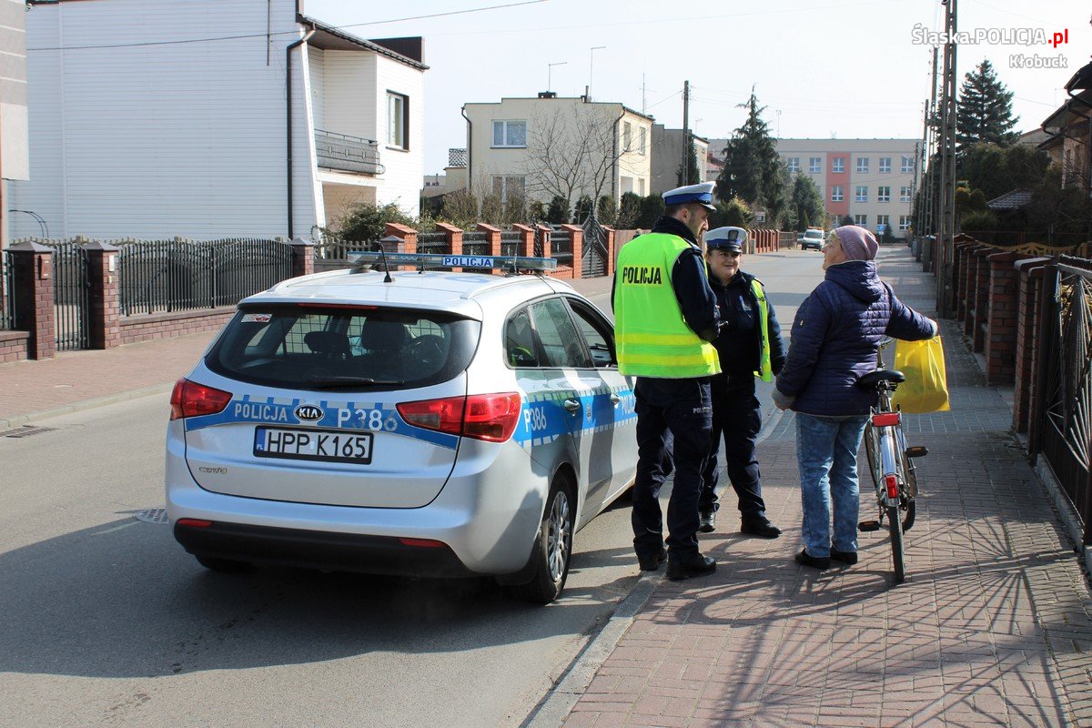Kłobuccy Policjanci zadbali o bezpieczeństwo pieszych oraz rowerzystów 3