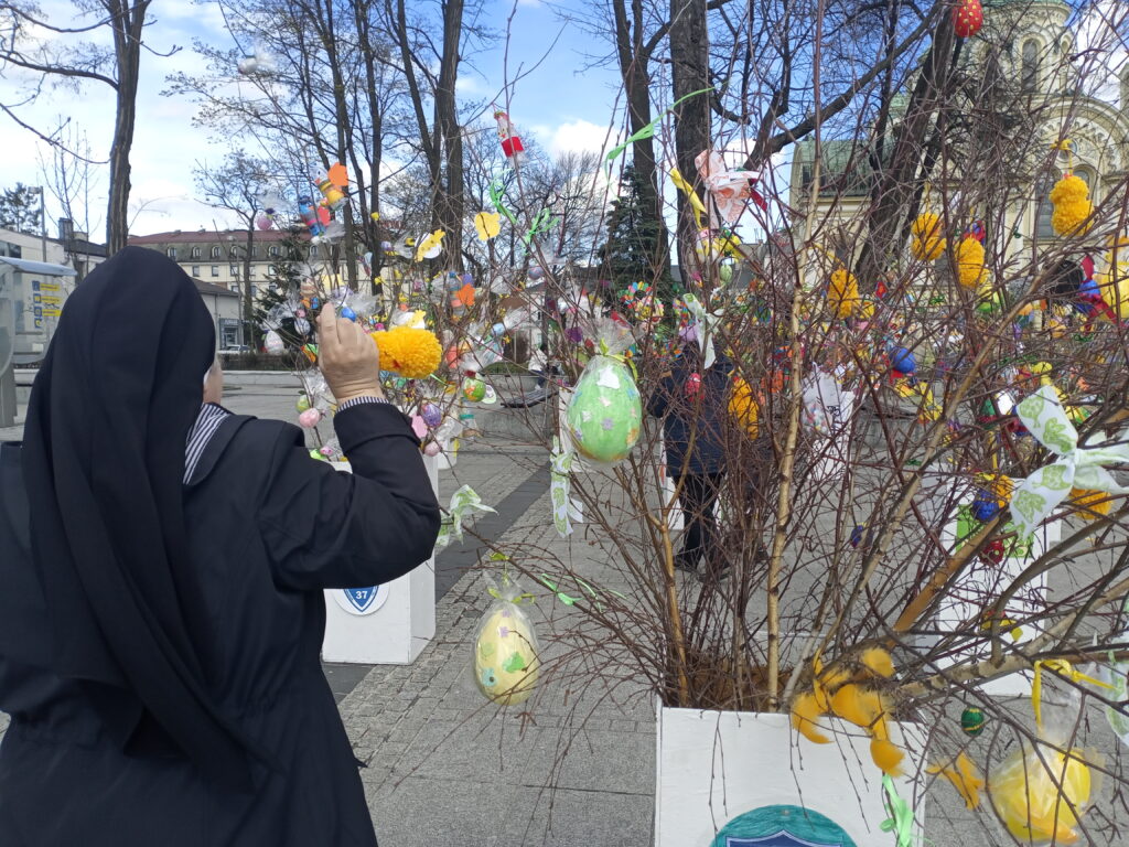 Wielkanocna akcja siostry Mileny na pl. Biegańskiego. To wyraz solidarności i braterstwa 12