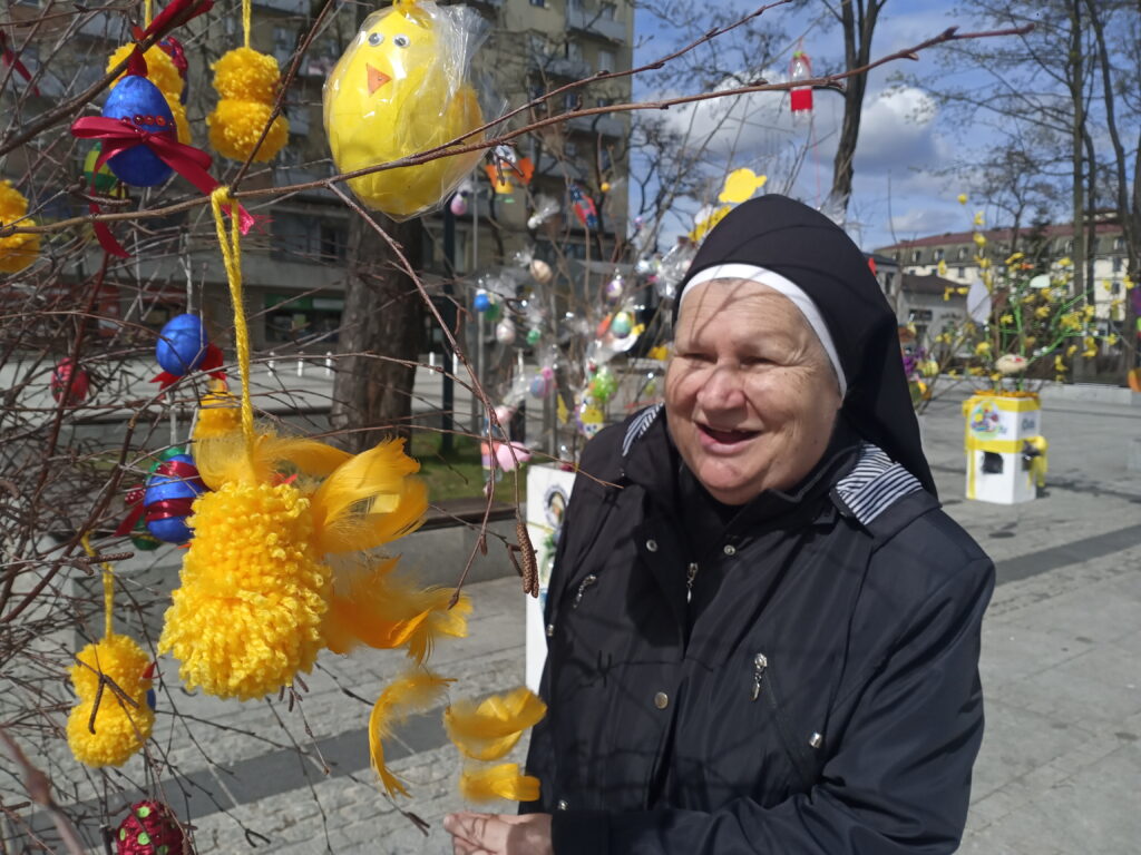 Wielkanocna akcja siostry Mileny na pl. Biegańskiego. To wyraz solidarności i braterstwa 10