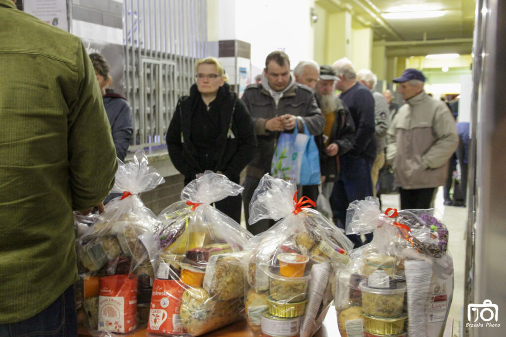 Częstochowska Fundacja Chrześcijańska "Adullam" wspomina "Śniadanie Wielkanocne". Pomoc skierowano do 350 osób 7