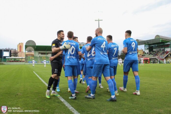 Piłkarze Skry w Wielką Sobotę zapraszają do Bełchatowa. Bilety są w promocyjnej cenie jak na mecz w Fortuna 1 Lidze... 7