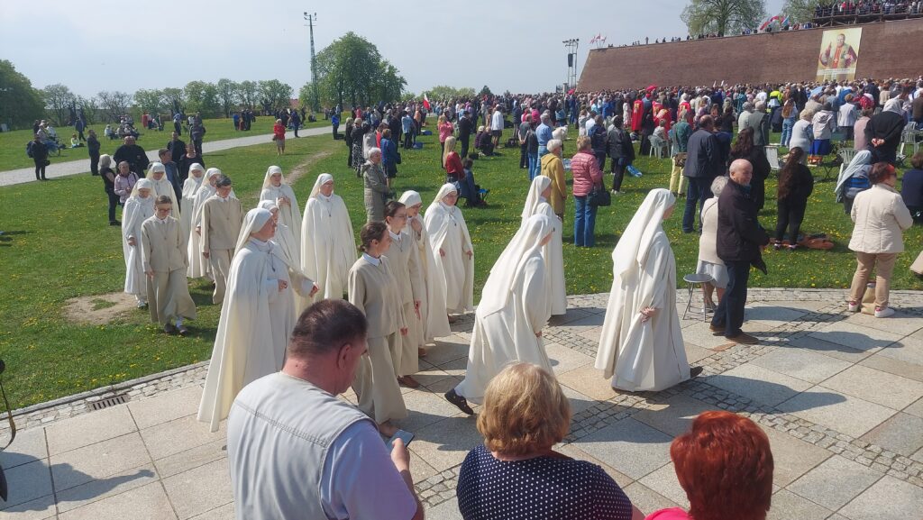 Uroczystość Królowej Polski na Jasnej Górze. Dziękowano za posługę kard. Wyszyńskiego i proszono o pokój na Ukrainie 4