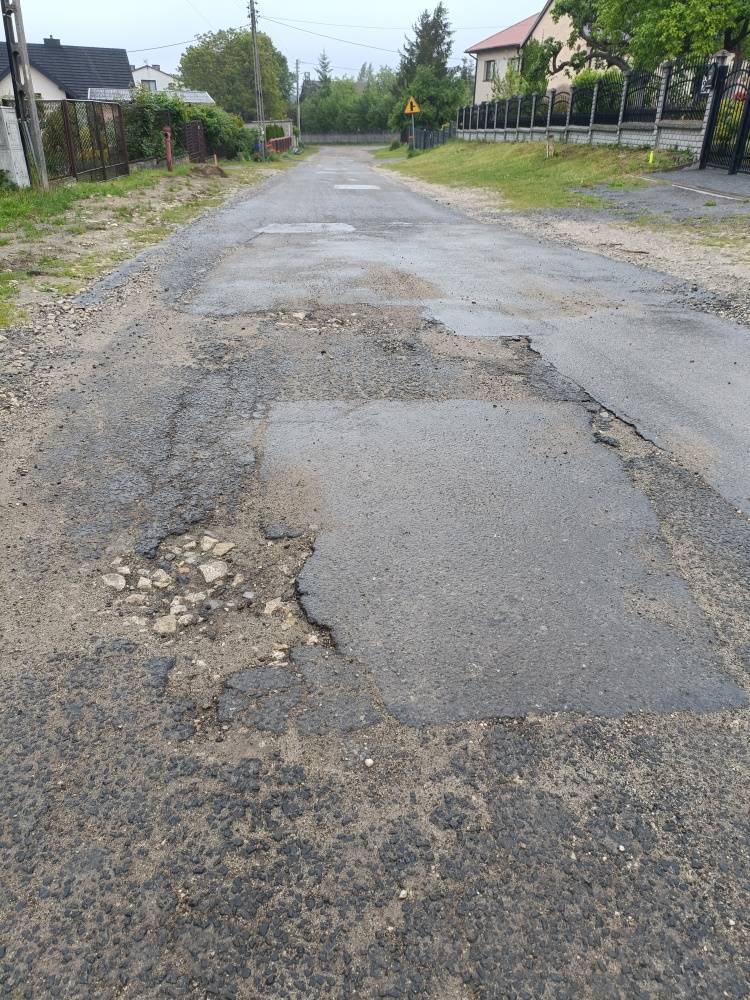 Remonty na drogach powiatowych w Myszkowie 9