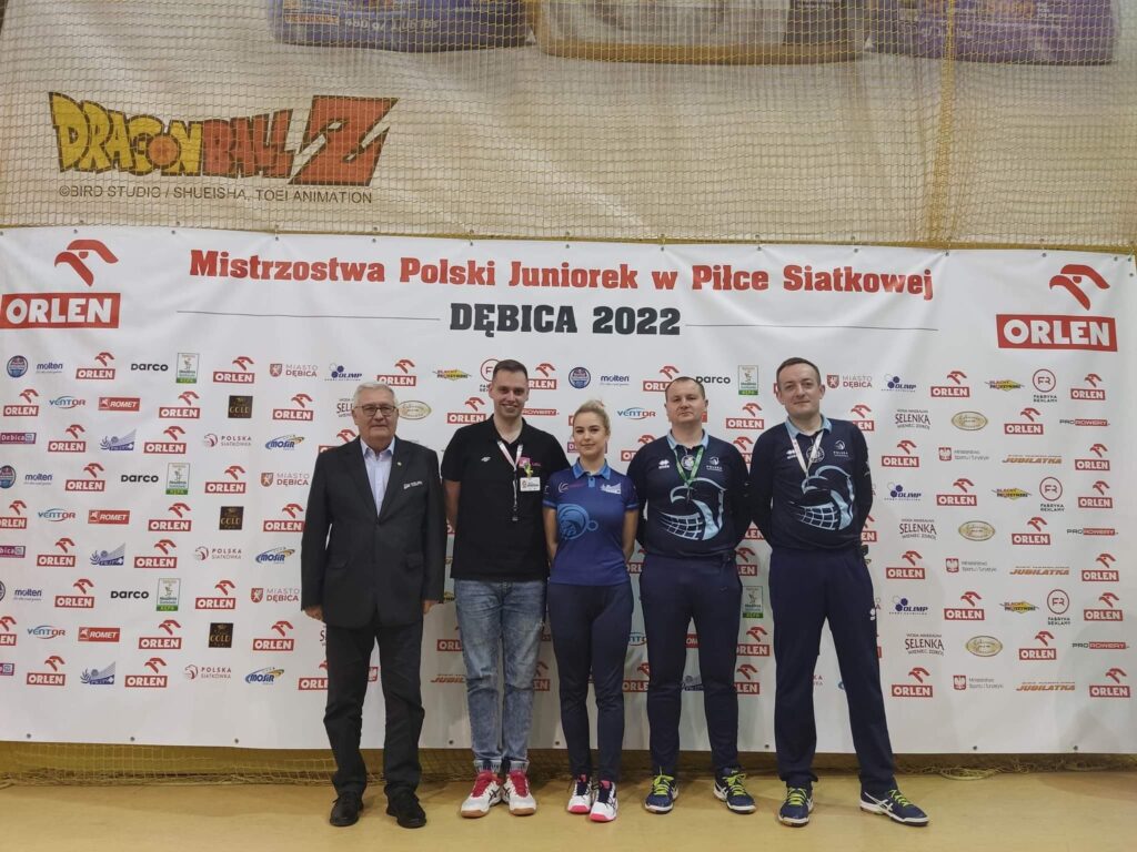 Siatkarski arbiter z Częstochowy Marcin Dobrzański sędziował mecz o złoty medal w mistrzostwach Polski juniorek w Dębicy 4