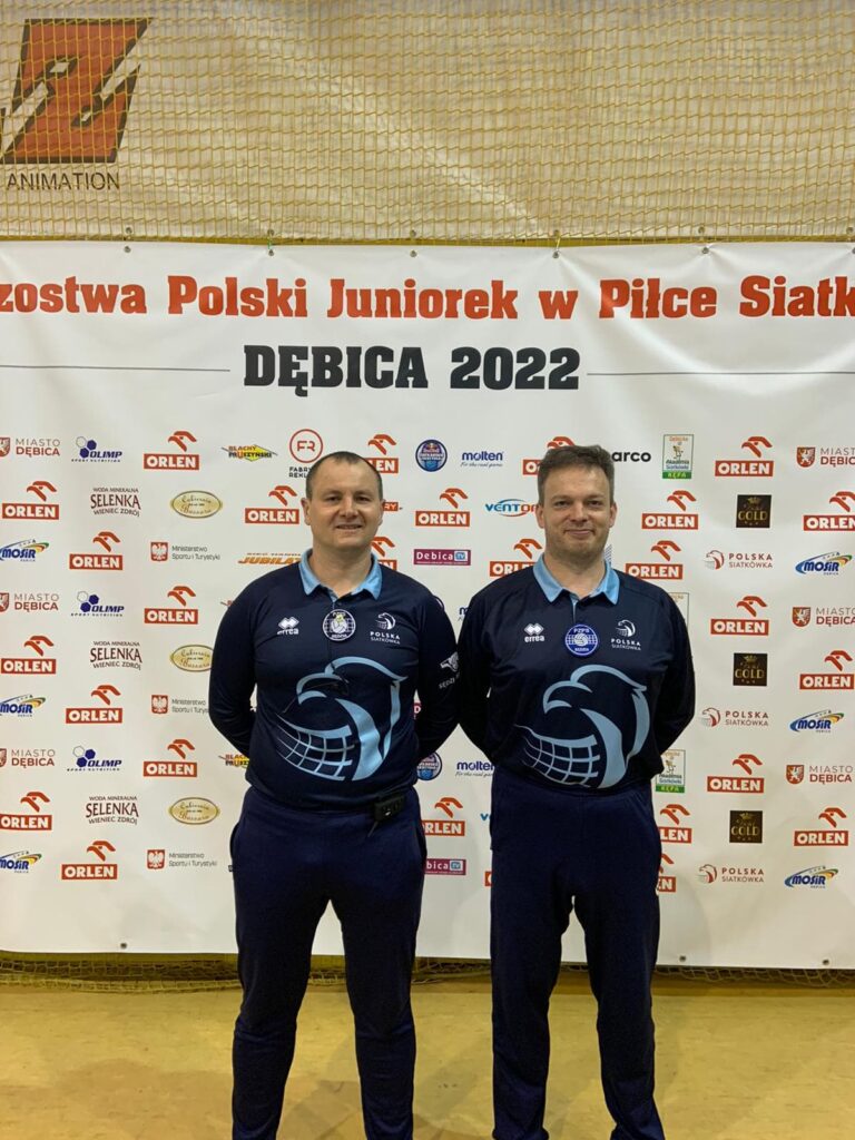 Siatkarski arbiter z Częstochowy Marcin Dobrzański sędziował mecz o złoty medal w mistrzostwach Polski juniorek w Dębicy 2