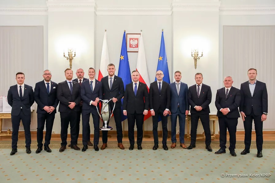 Prezydent RP Andrzej Duda przyjął reprezentację Rakowa Częstochowa z Pucharem Polski! 1